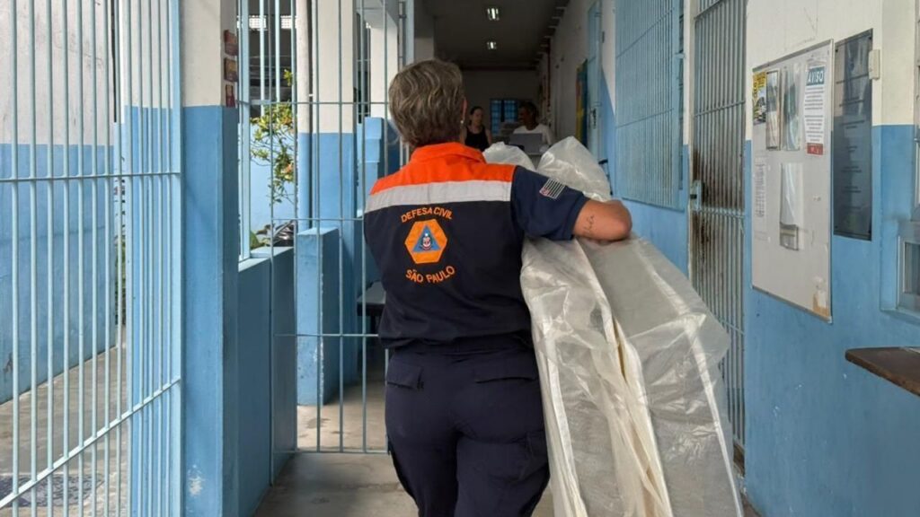 SP segue com fortes chuvas e enfrenta aumento de desabrigados