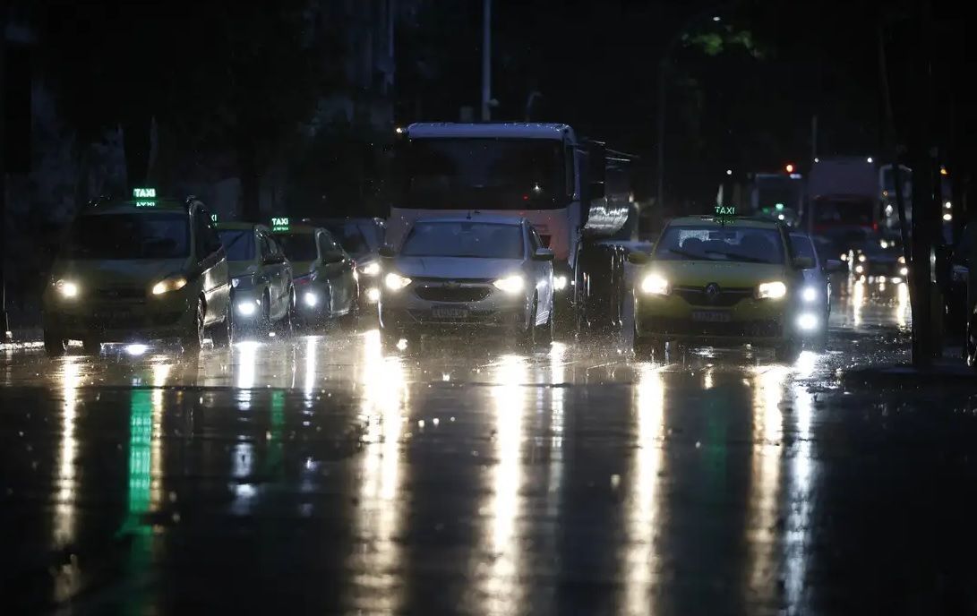Defesa Civil do Rio de Janeiro emite aviso para forte chuva e risco
