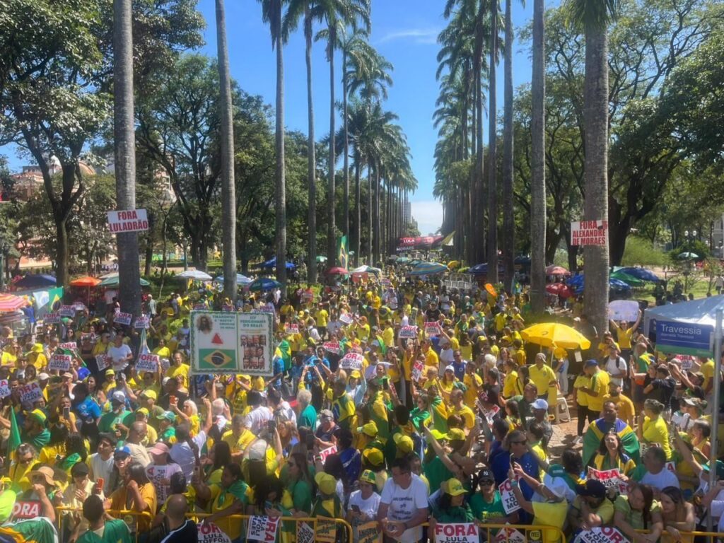 Com presença de políticos, atos da direita mobilizam Brasil