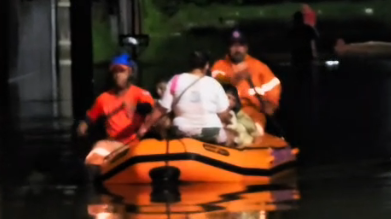 Chuva forte deixa desabrigados e causa estragos em Peruíbe