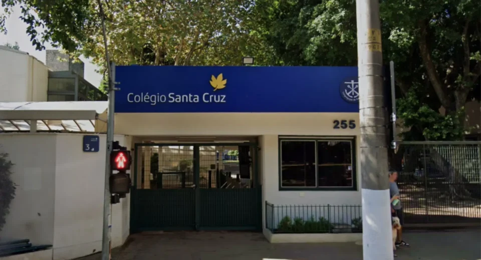 Suspeito de roubo a residências invade escola de elite em SP