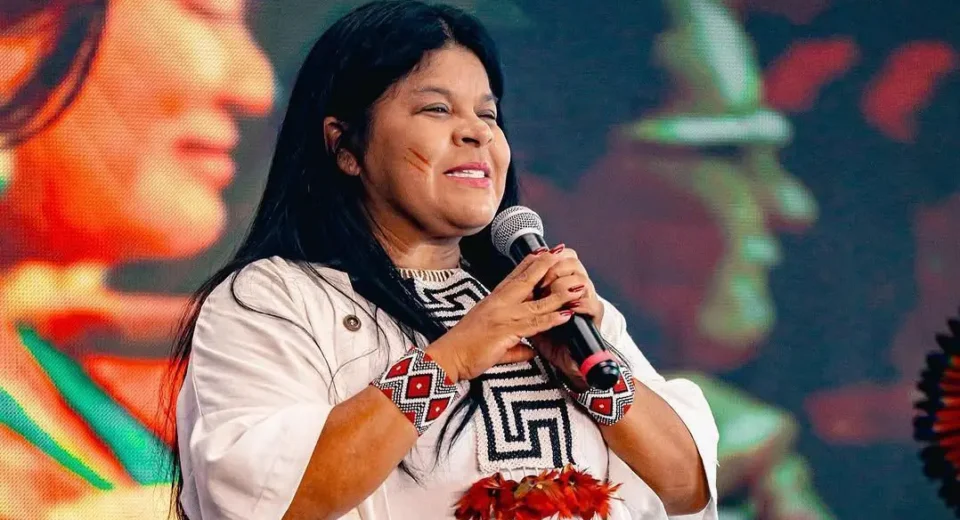 Sônia Guajajara é internada na UTI em SP com quadro grave