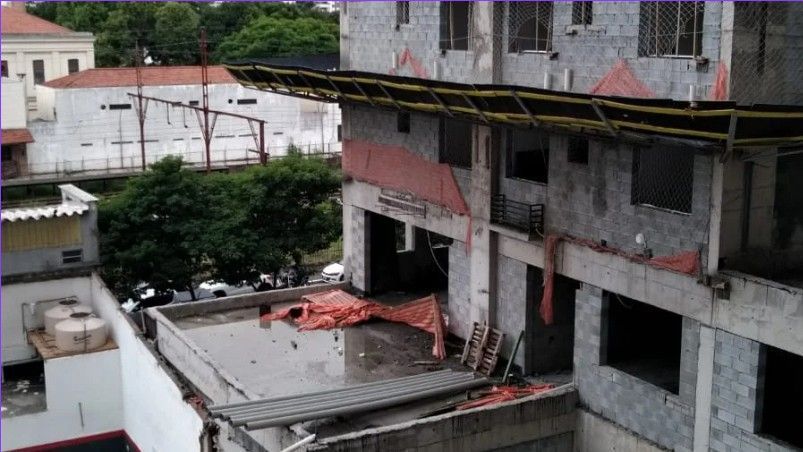Homem morre após cair do 23° andar em obra no centro SP