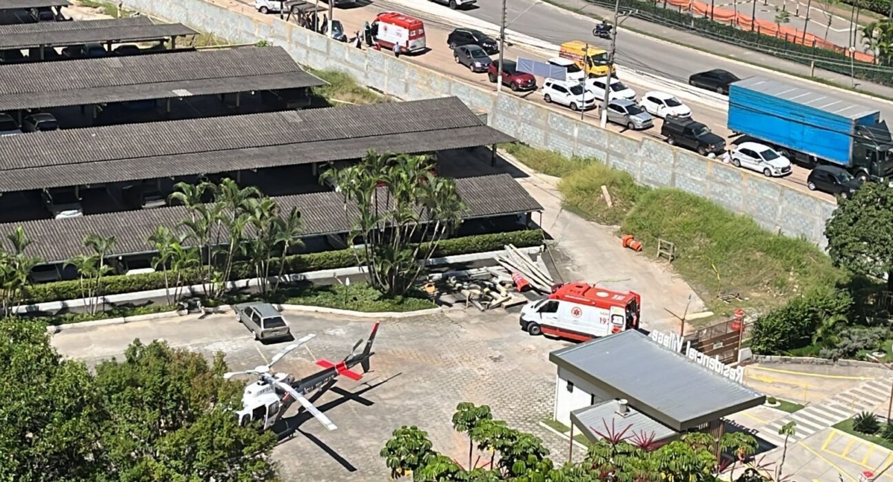 Carro atinge ponto de ônibus e deixa quatro feridos em SP