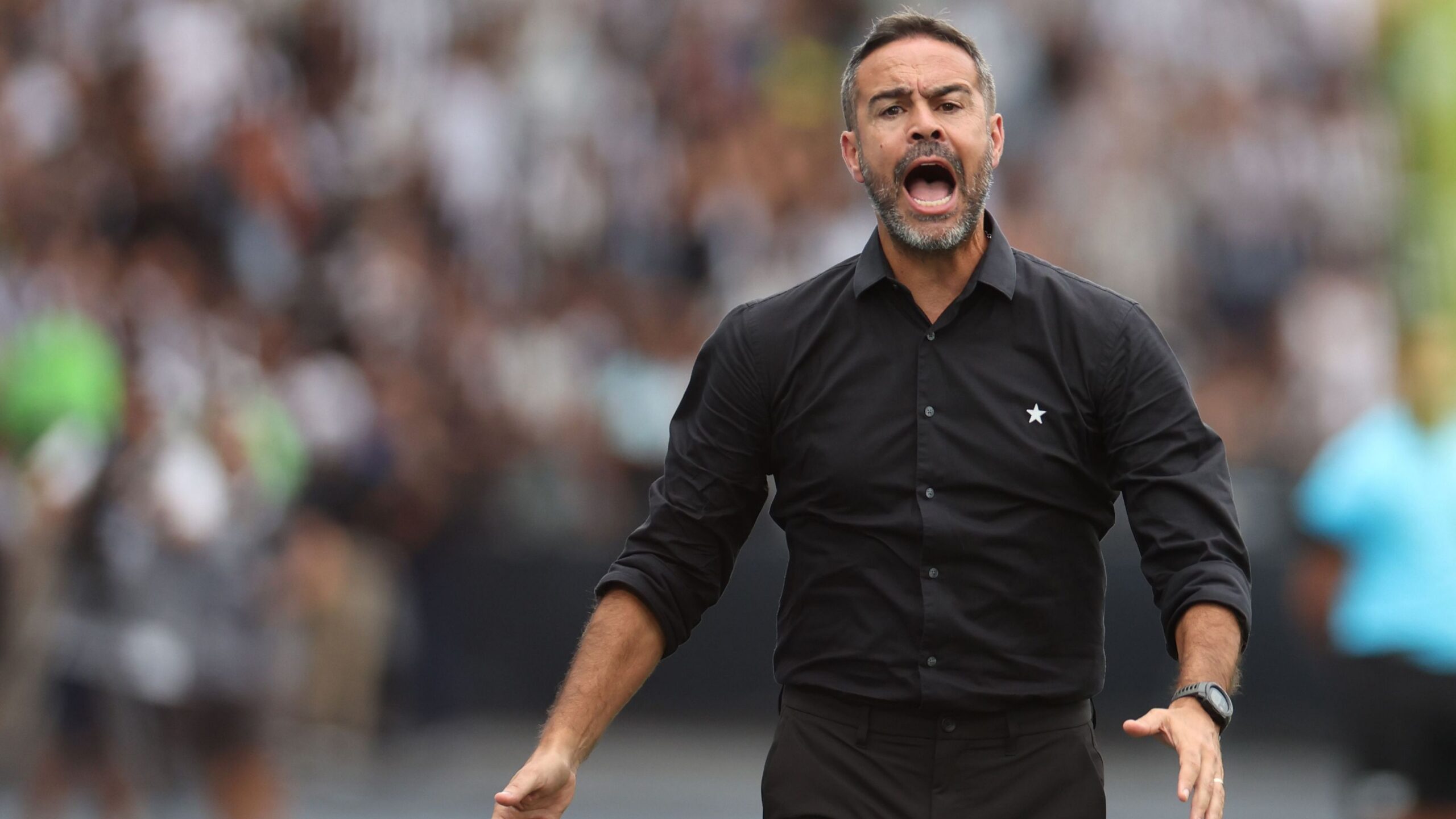 Cruzeiro segue plano A, negocia Artur Jorge e Filipe Luis