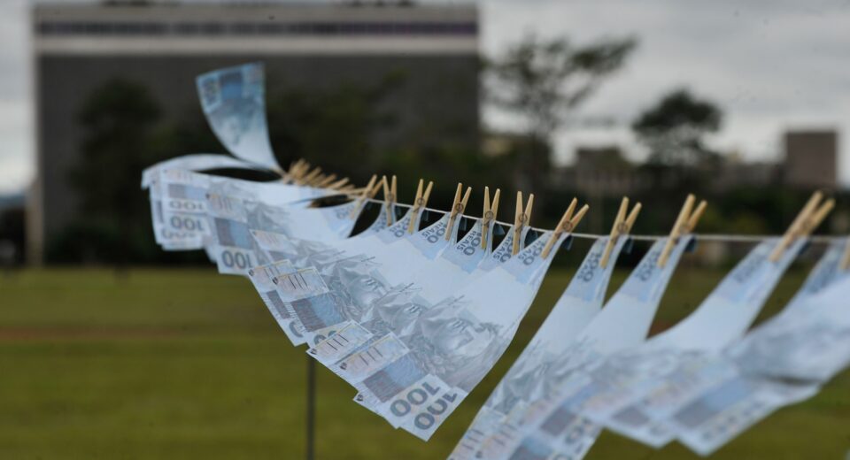 9% dos eleitores citam corrupção como problema do país hoje