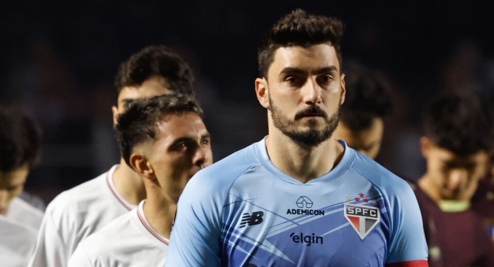 Todo goleiro do São Paulo vai sofrer com pressão intensa