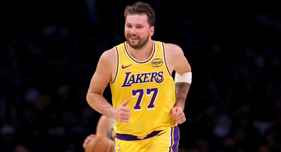 Luka Doncic brilha e Lakers vencem Pacers sem LeBron