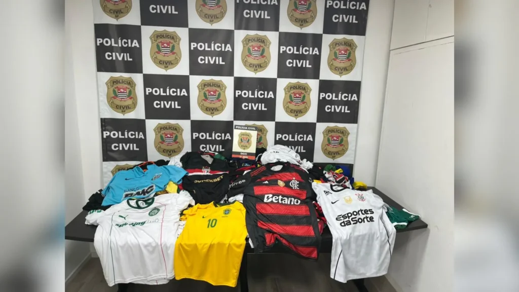 Seis pessoas são presas por venda de camisas falsificadas em SP