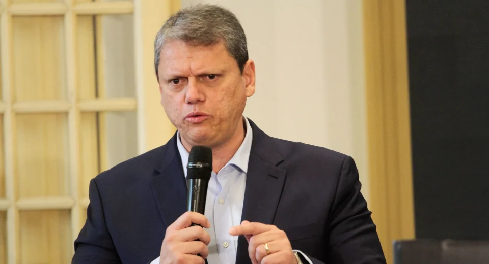 Tarcísio mobiliza equipe e acelera repasses para melhorias públicas