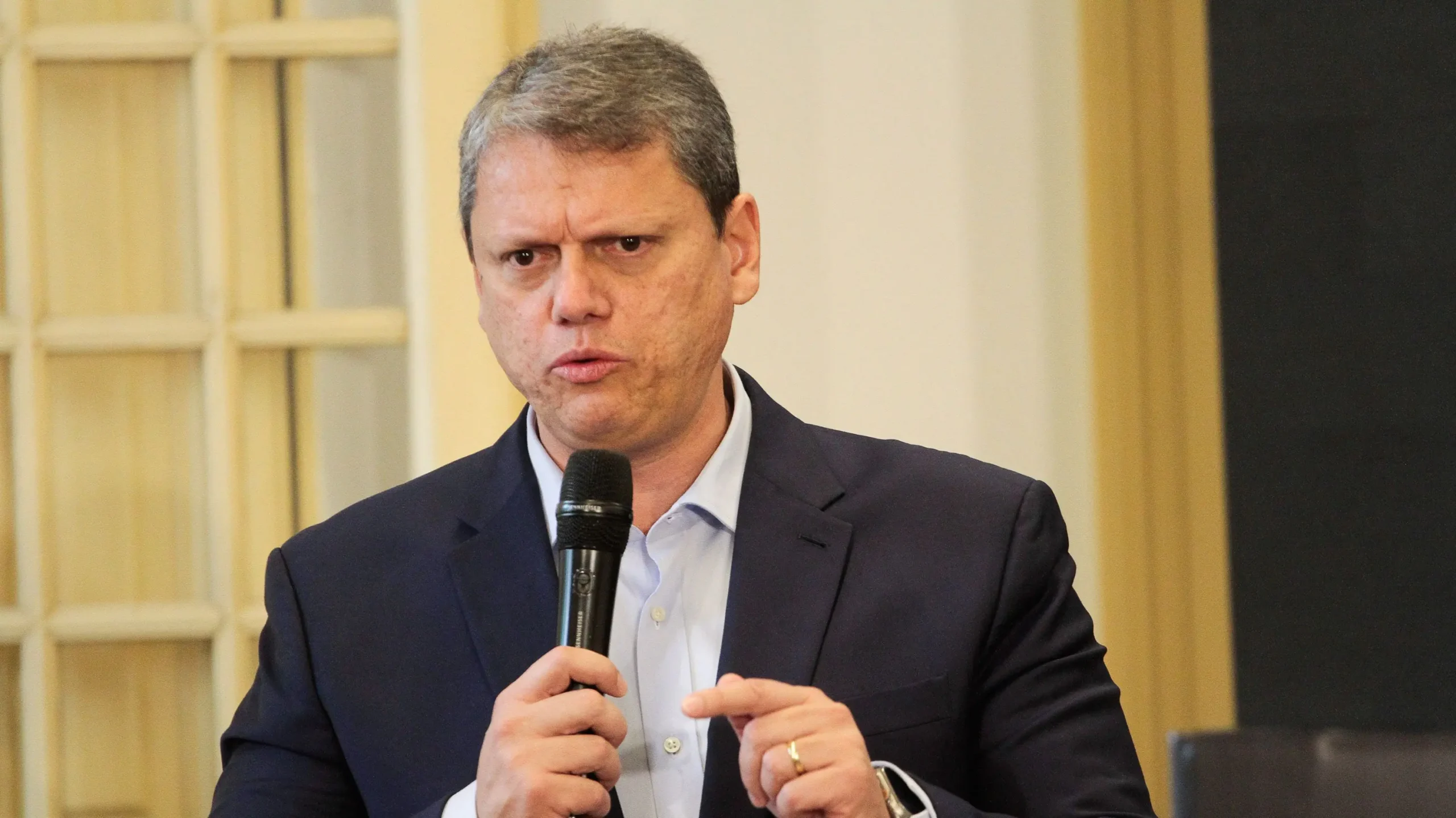 Tarcísio mobiliza equipe e acelera repasses para melhorias públicas