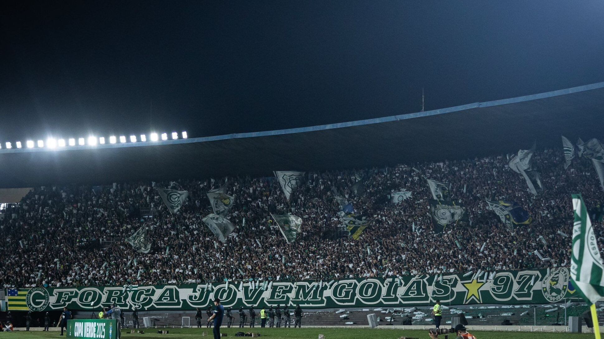 Goiás defende vantagem contra o Cruzeiro no Serra Dourada
