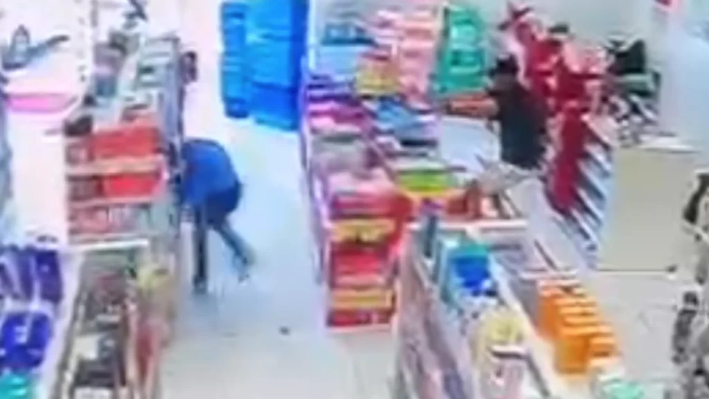 Suspeito morre baleado por PM durante tentativa de roubo em SP