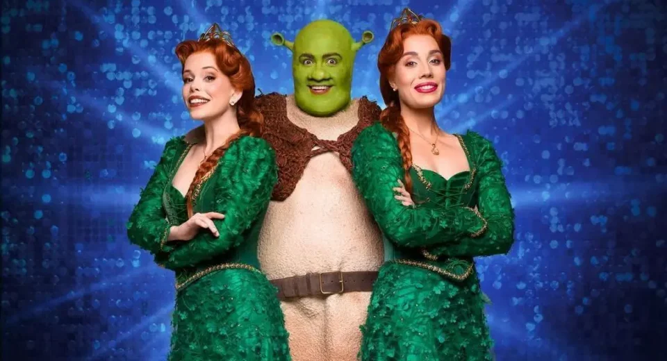 Tiago Abravanel fala sobre viver Shrek no teatro e sua rotina