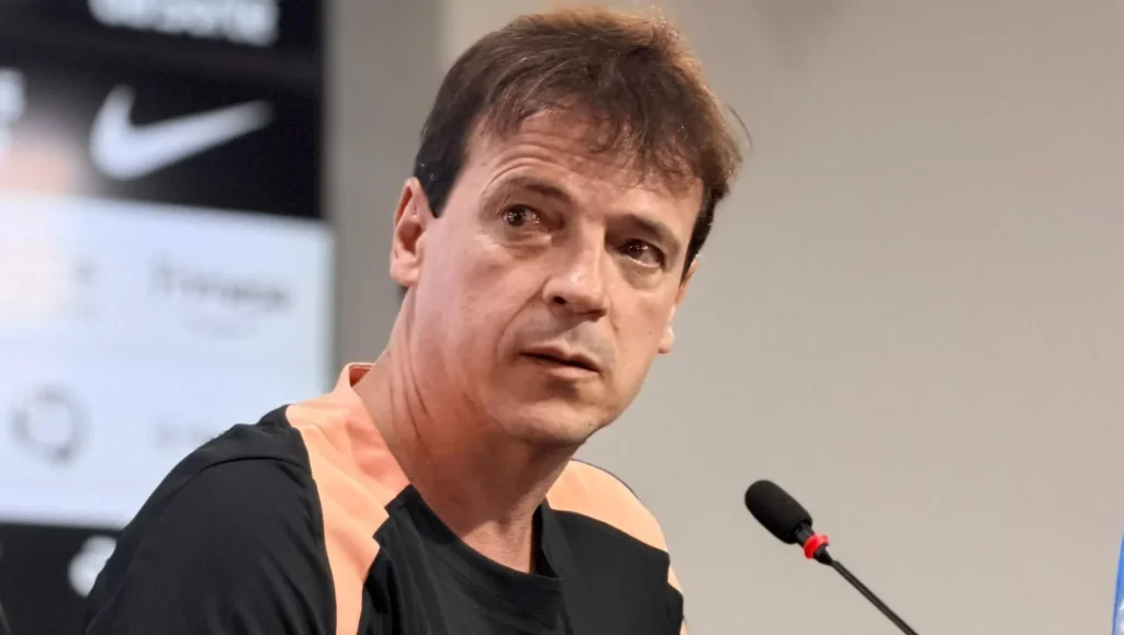Corinthians sem pontas? Diniz fala sobre novo estilo de jogo