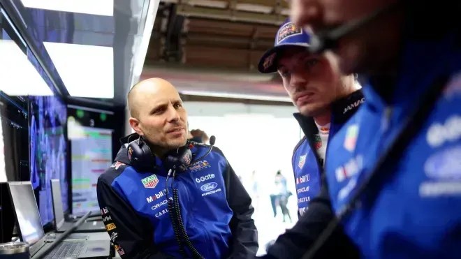 Ex-chefão da Red Bull comenta saída de engenheiro de Verstappen