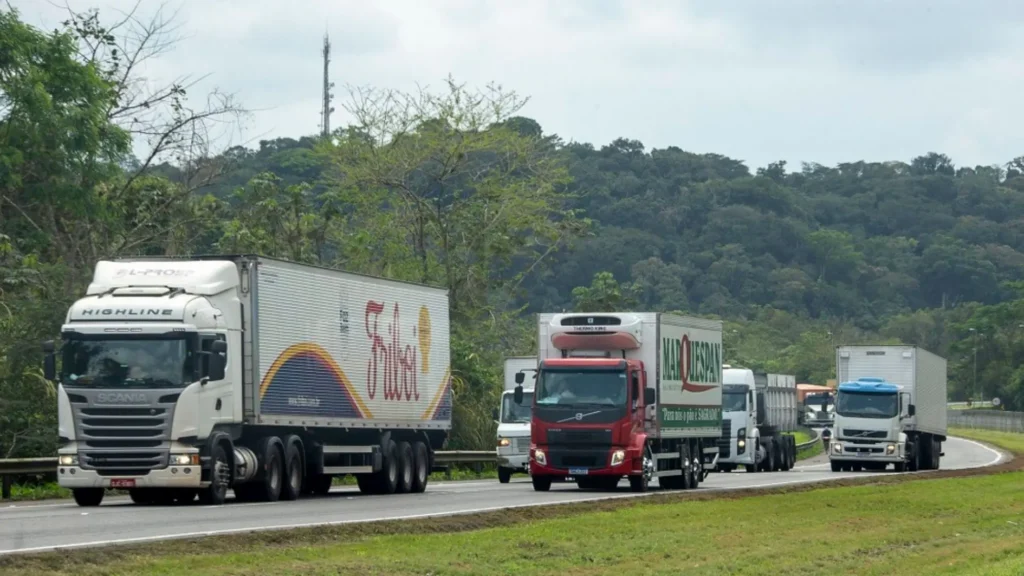 Acidentes em rodovias federais deixam 84 mortos no feriado