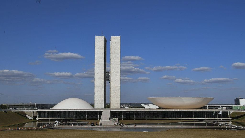 Após áudio de Flávio, Congressistas pedem CPI do Master