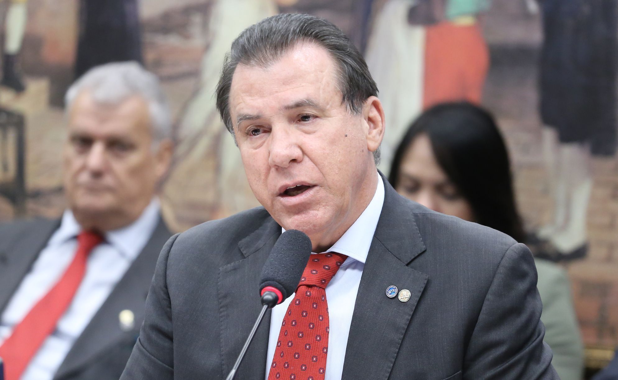 Comissão da 6x1 ouve ministro do Trabalho em audiência histórica