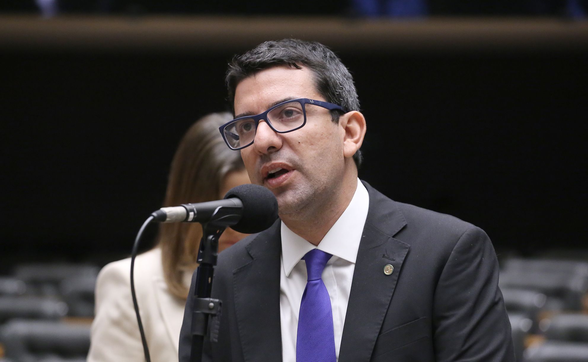 Deputado é alvo de operação da PF por contratos suspeitos