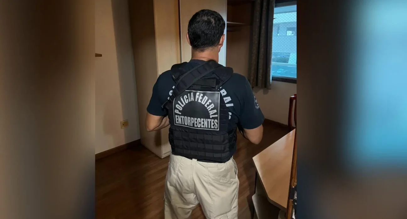 PF faz operação contra tráfico internacional de drogas no Porto