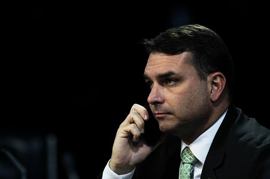 Flávio cita informações "graves" e defende apuração do Master