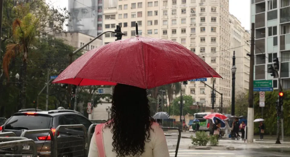 Ciclone extratropical em SC aumenta risco de temporais pelo Brasil