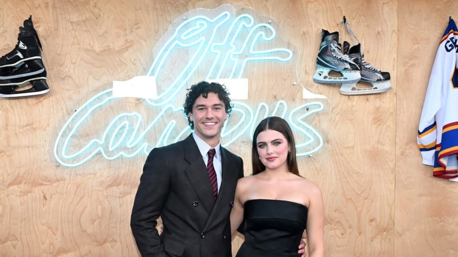 Elenco de “Off Campus” vai se apresentar pelo Brasil em turnê