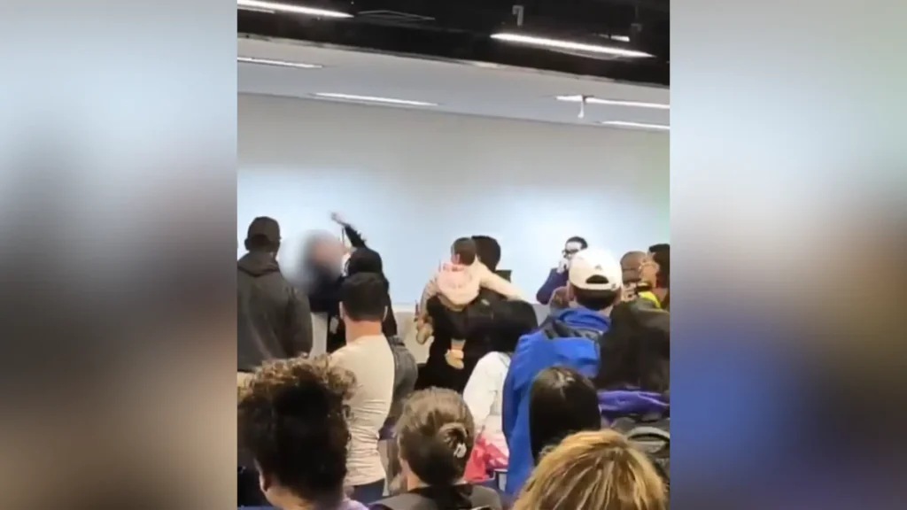 Mulher agride funcionários da Latam em aeroporto de Guarulhos