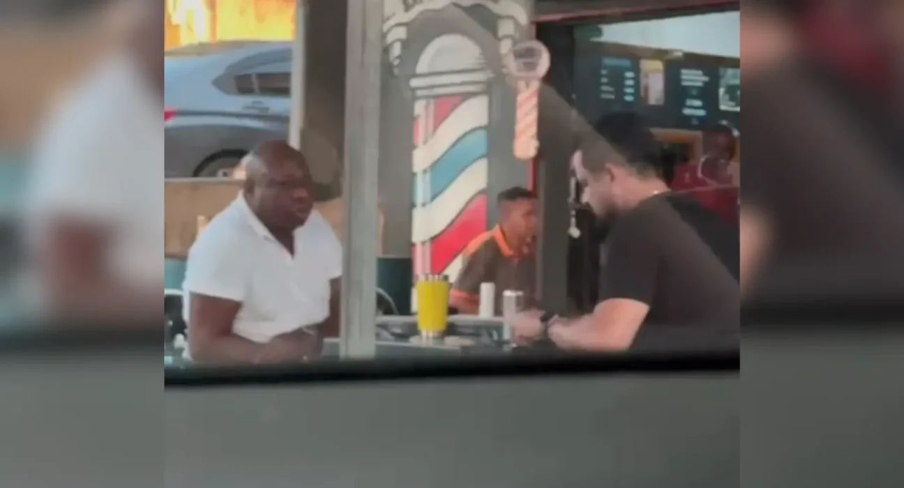 Vídeo mostra encontro entre policial e acusado de plano para assassinar promotor