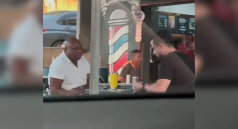 Vídeo mostra encontro entre policial e acusado de plano para assassinar promotor