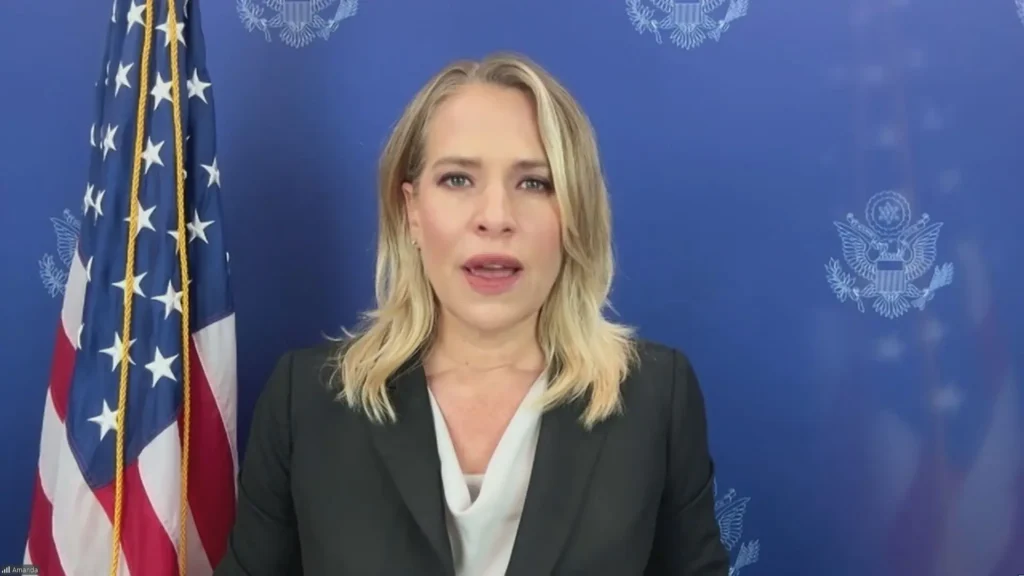 Vamos seguir cooperação com Brasil para combater PCC e CV