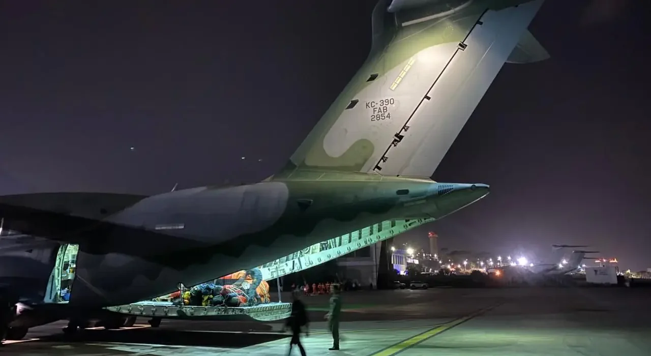 Avião da FAB com ajuda para vítimas de terremoto chega à Venezuela