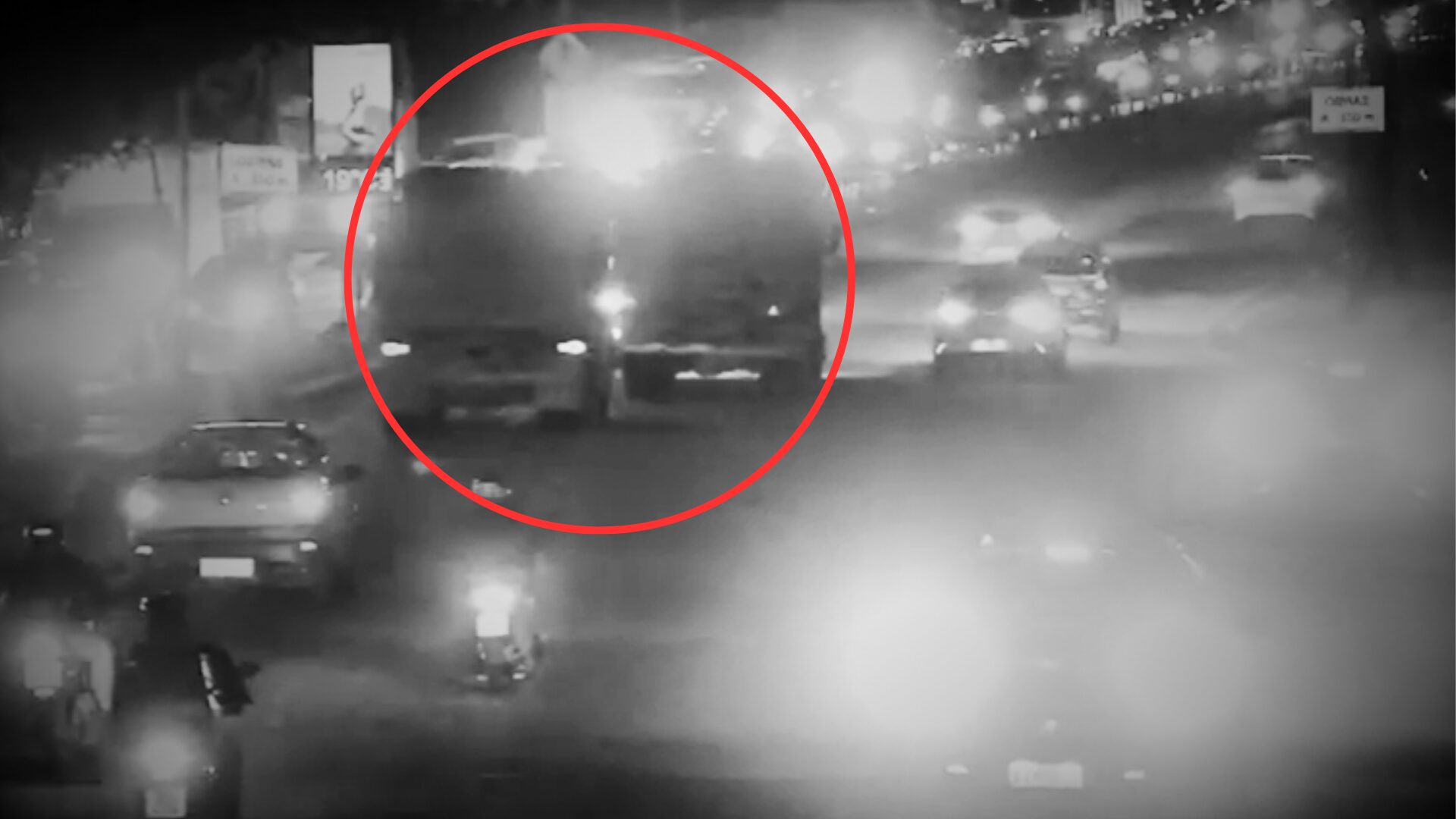 Vídeo mostra acidente com caminhões e 8 carros em SP; veja detalhes
