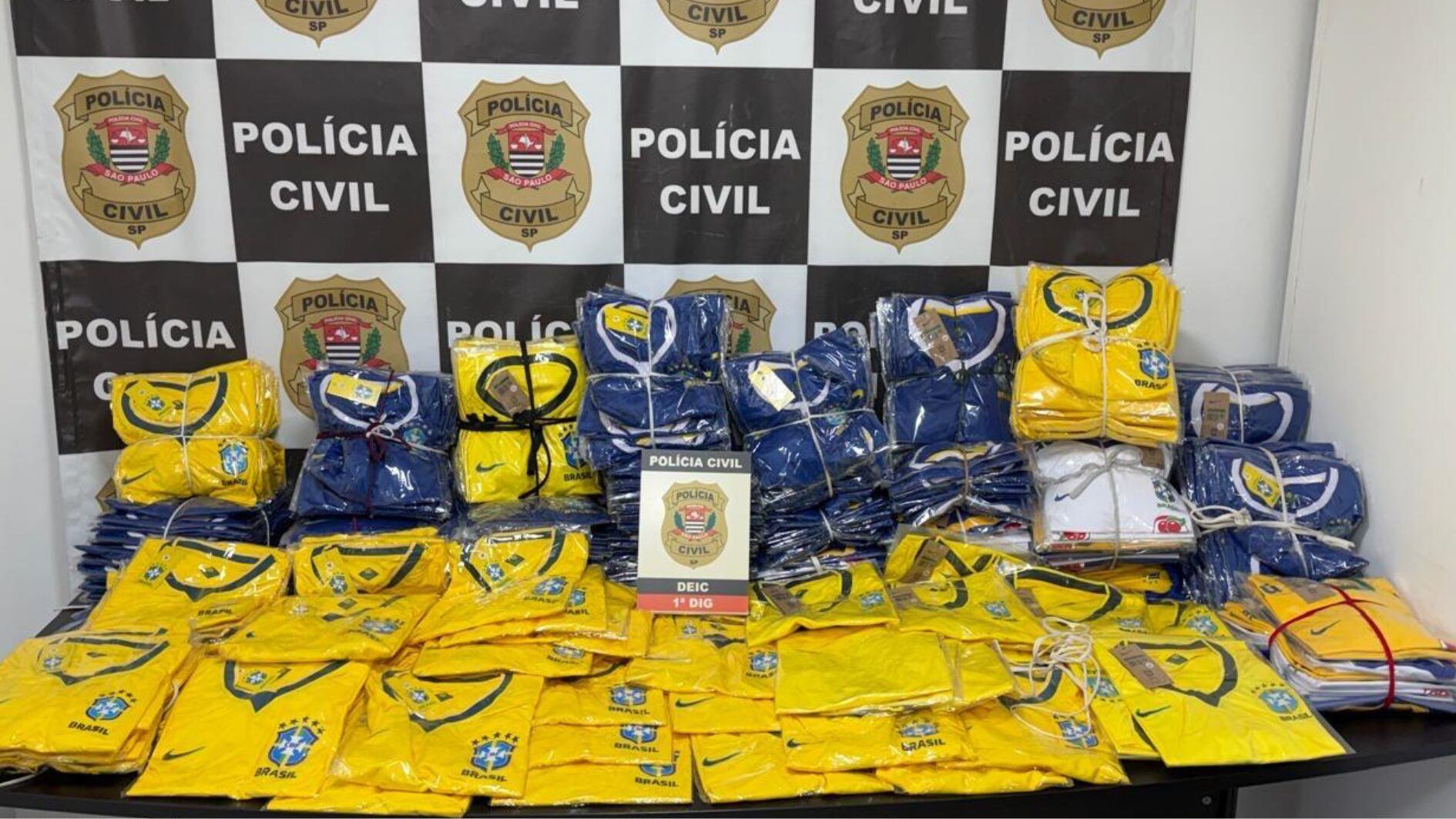 Mais de 50 mil itens da Copa 2026 apreendidos e descartados