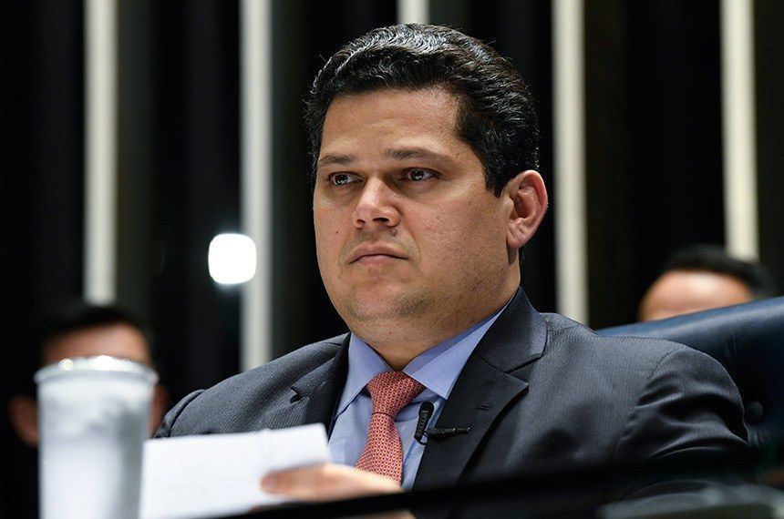 Senado avança com pautas-bomba e 6x1 tem calendário indefinido