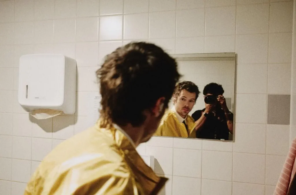 Harry Styles troca letra de música e canta "parabéns" no Brasil