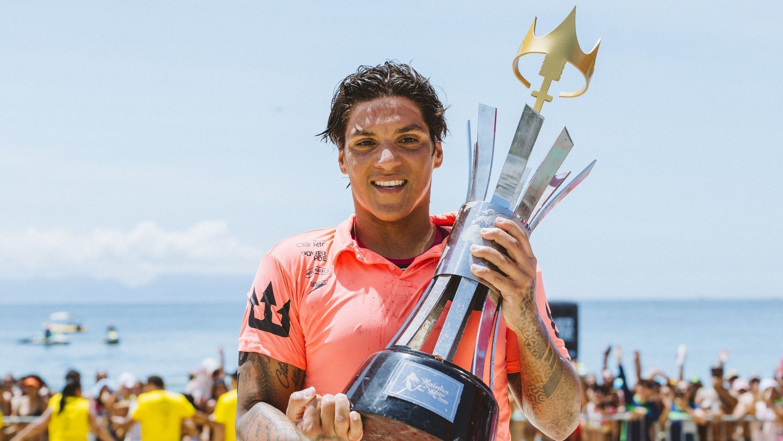 Campeã olímpica, Ana Marcela conquista o Canal da Mancha