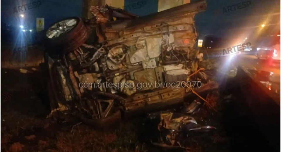 Motorista de Porsche morre após acidente na Imigrantes, SP