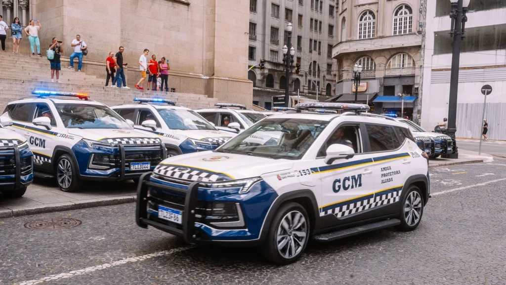 Neurocirurgião é preso com armas em viatura falsa na Paulista
