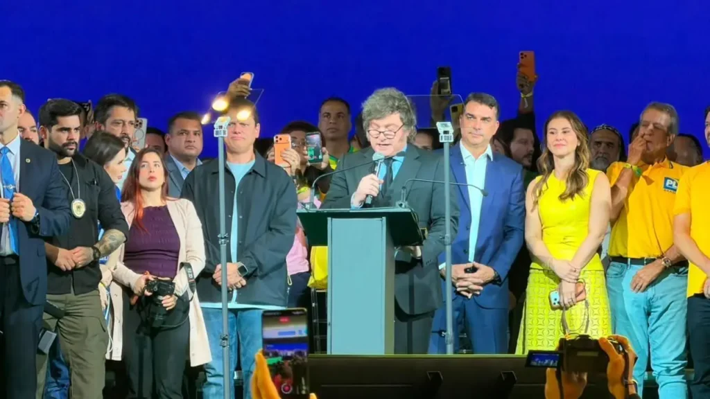 Milei chama Lula de “presidiário” e alerta sobre crise econômica