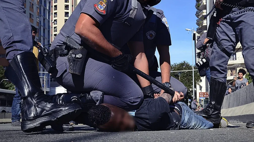 Letalidade policial cresce no Brasil: entenda os impactos sociais