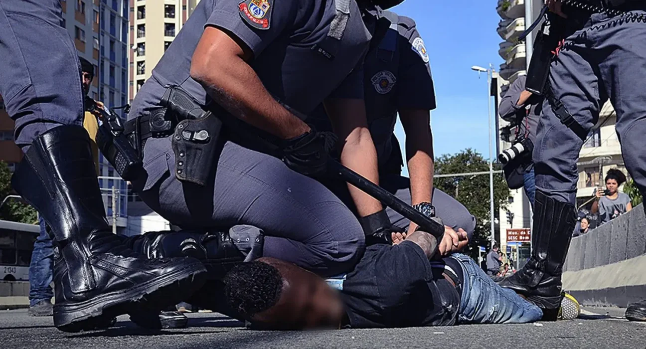 Letalidade policial cresce no Brasil: entenda os impactos sociais
