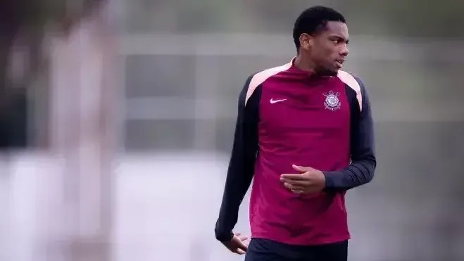 Corinthians recebe sondagem de gigante europeu pelo volante André