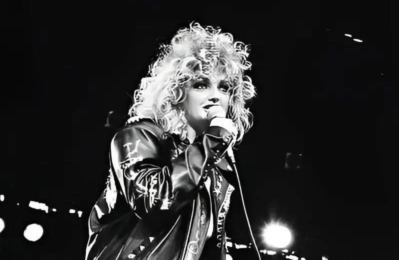 Quem foi Bonnie Tyler e seu impacto na música dos anos 80