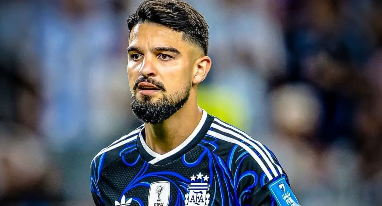 Flaco López é o único jogador do Brasileirão seguindo na Copa