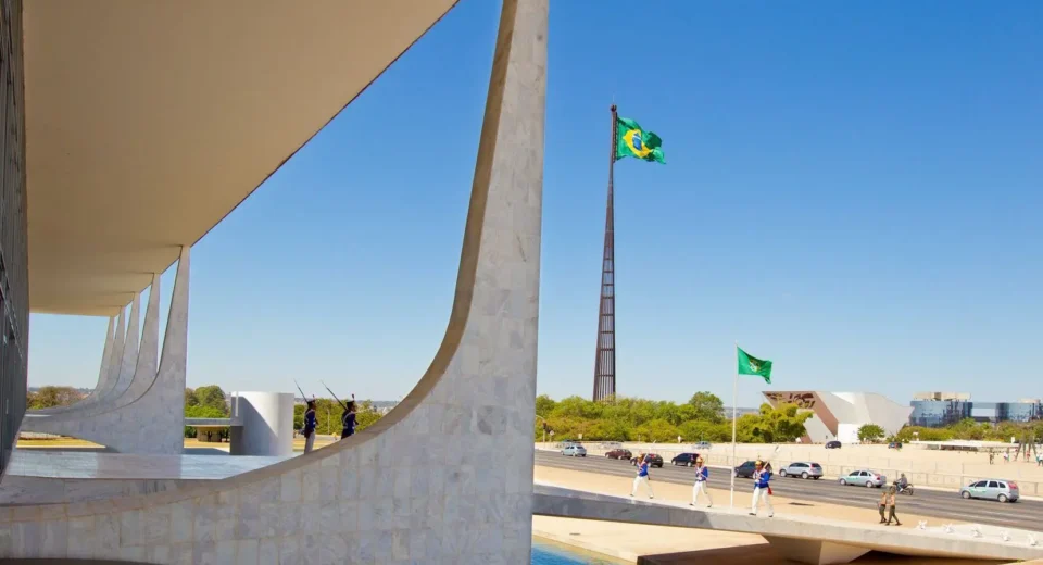 Resposta política e reciprocidade adiada: análise do tarifaço