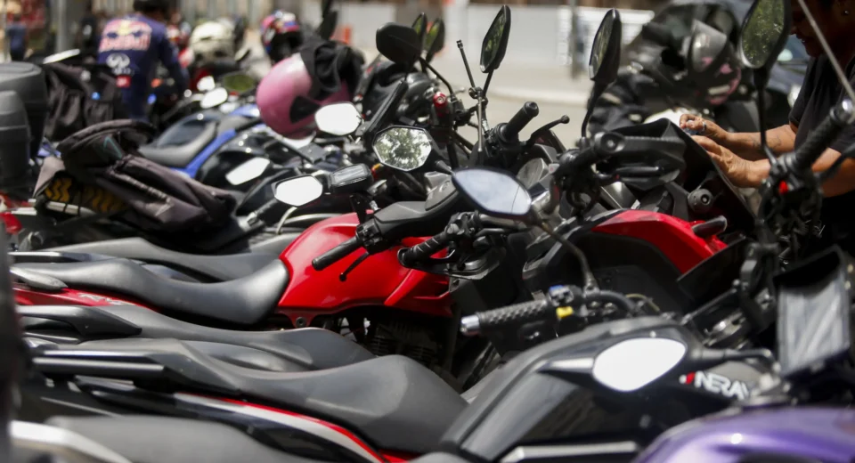 Prefeitura de SP rejeita pedido da Uber e impacta mototáxi