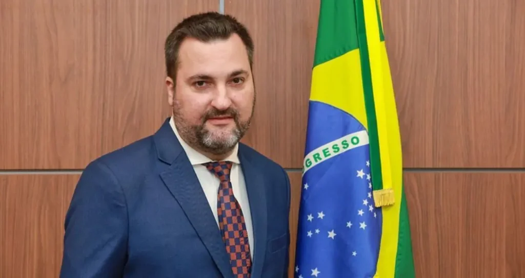 Luis Rua pede demissão da Secretaria de Comércio e Relações Internacionais e impactos na economia