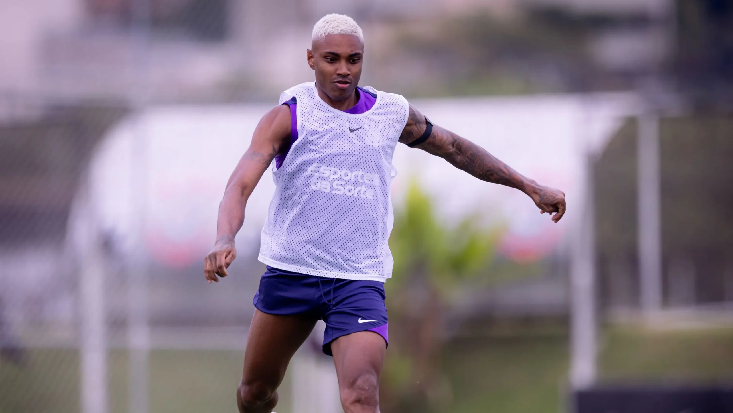 Corinthians: Vitinho lesiona joelho e enfrentará recuperação difícil